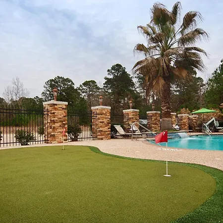 Best Western Plus Crown Colony Inn & Suites-3