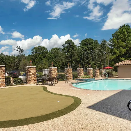 Best Western Plus Crown Colony Inn & Suites-2